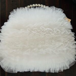 White Ruffled Handbag Jewel by Badgley Mischka